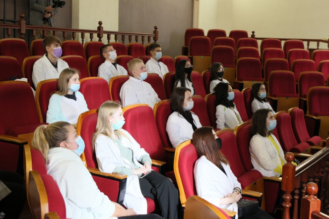 СПбГПМУ посетили школьники с Дальнего Востока 10