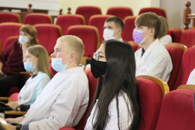 СПбГПМУ посетили школьники с Дальнего Востока 14