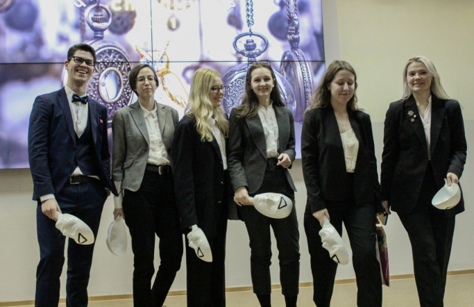 В СПбГПМУ сыграли в «Что? Где? Когда?» 12