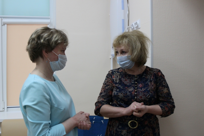 Уполномоченная по правам ребёнка в Ленинградской области посетила СПбГПМУ 14