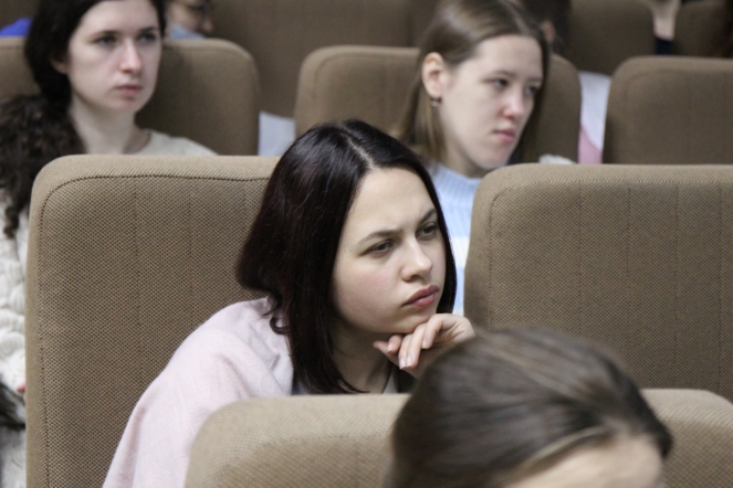 Студенты СПбГПМУ встретились с министром здравоохранения Новгородской области 16