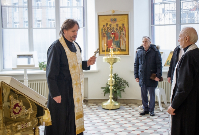 В Педиатрическом университете прошёл крестный ход 10