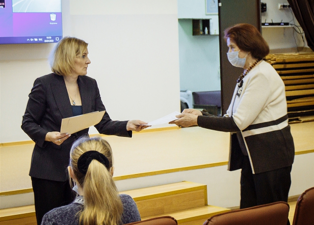 Сотрудники СПбГПМУ получили награды за вклад в борьбу с коронавирусом 8