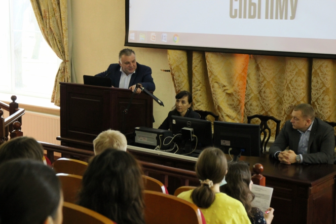 Ямальские школьники посетили Педиатрический университет 8