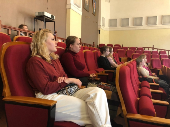 Студенты СПбГПМУ провели лекцию о костном мозге, посвящённую Дню донора