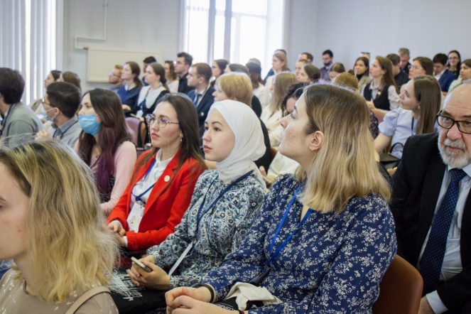 В СПбГПМУ началась студенческая конференция по хирургии 21