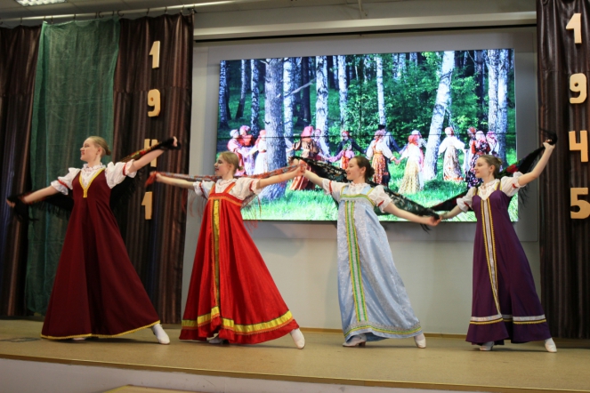 Студенты СПБГПМУ исполнили песни Победы 33