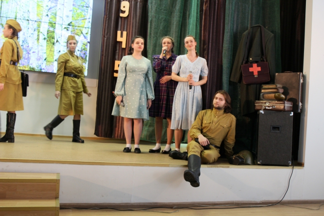 Студенты СПБГПМУ исполнили песни Победы 43