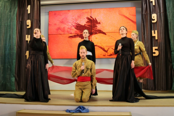 Студенты СПБГПМУ исполнили песни Победы 73