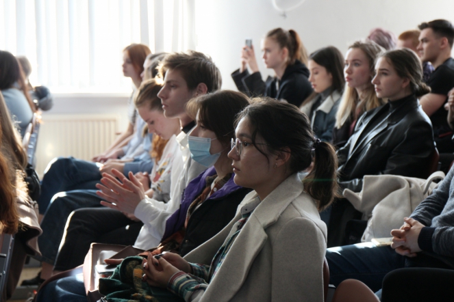 Студенты СПБГПМУ исполнили песни Победы 87