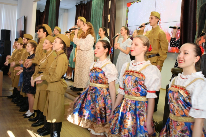 Студенты СПБГПМУ исполнили песни Победы 92