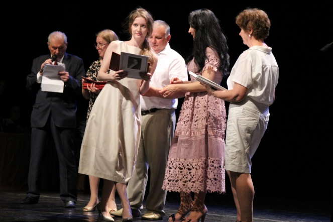 Вручение дипломов: фоторепортаж 87