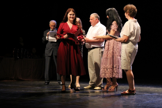 Вручение дипломов: фоторепортаж 96