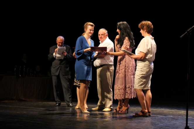 Вручение дипломов: фоторепортаж 97