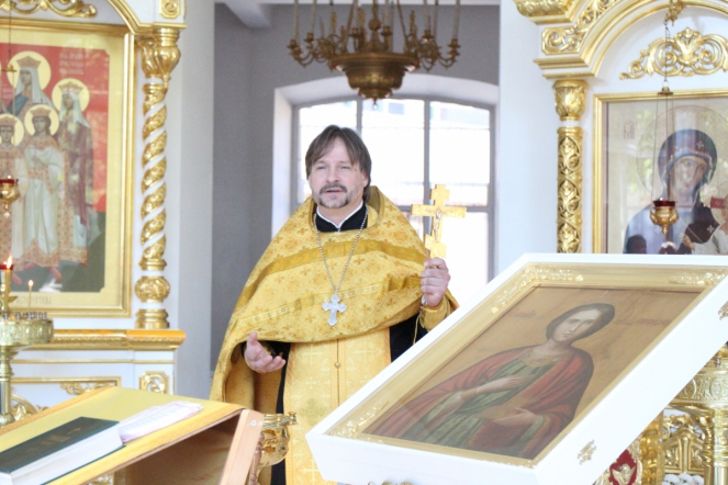 В храме при СПбГПМУ отслужили молебен за здравие детей 7