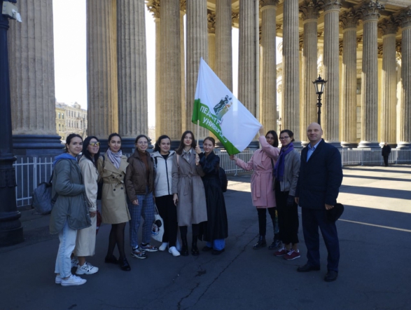 Студенты СПбГПМУ присоединились к крестному ходу в честь Александра Невского 2