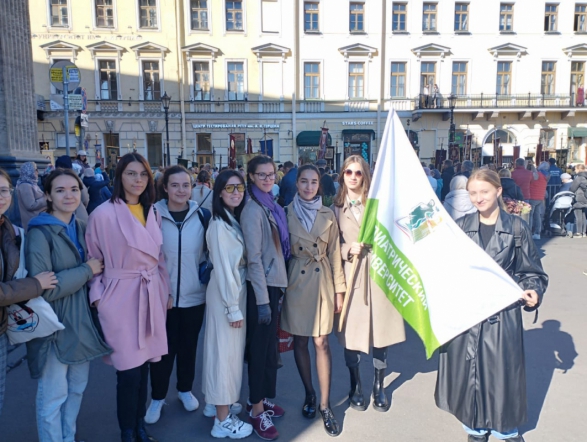 Студенты СПбГПМУ присоединились к крестному ходу в честь Александра Невского 3