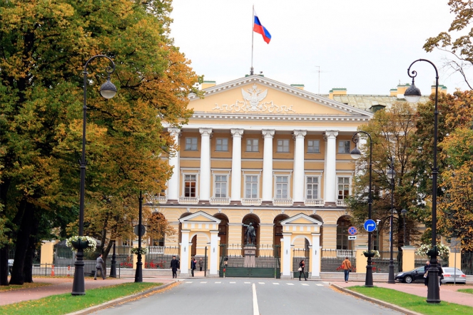 В Смольном проанализировали организацию оказания педиатрической медицинской помощи в Санкт Петербурге