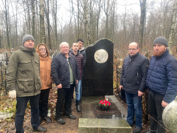 Сотрудники и студенты Педиатрического университета привели в порядок могилы академика Тура и профессора Гордеева 6