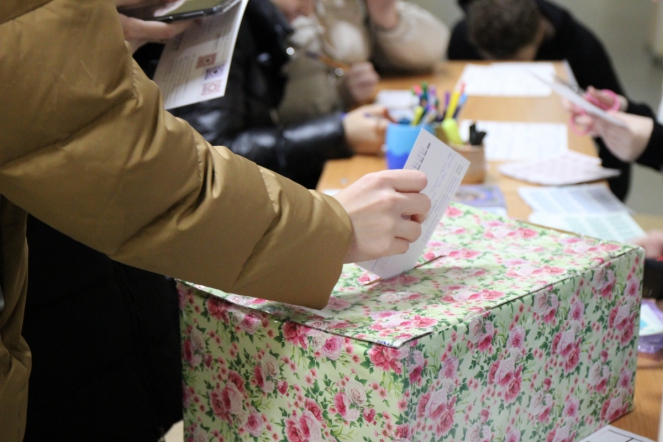 Студенты СПбГПМУ провели акцию ко Дню матери 5