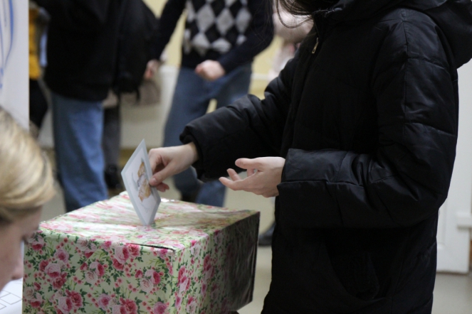 Студенты СПбГПМУ провели акцию ко Дню матери 6