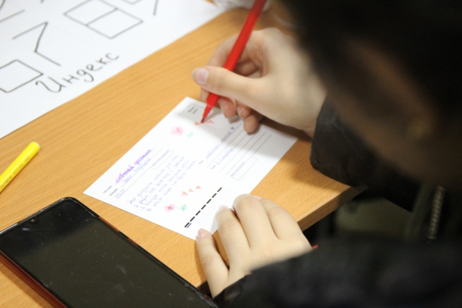 Студенты СПбГПМУ провели акцию ко Дню матери 8