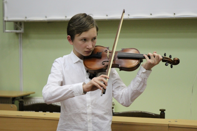 Ученики музыкальной школы №7 Выборгского района провели концерт для пациентов эндокринологического отделения Педиатрического университета 2