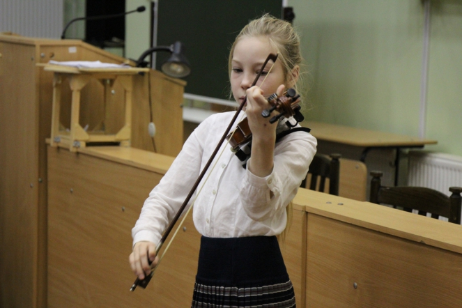 Ученики музыкальной школы №7 Выборгского района провели концерт для пациентов эндокринологического отделения Педиатрического университета 7