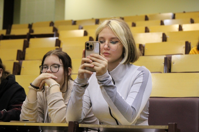 Ученики музыкальной школы №7 Выборгского района провели концерт для пациентов эндокринологического отделения Педиатрического университета 10