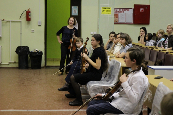 Ученики музыкальной школы №7 Выборгского района провели концерт для пациентов эндокринологического отделения Педиатрического университета 13