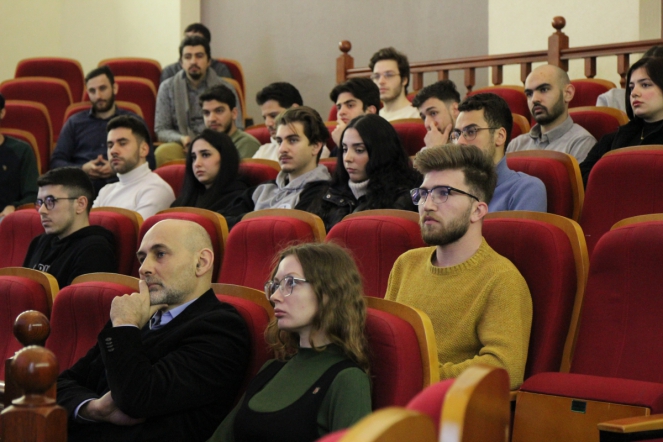 Ректор Педиатрического университета провёл встречу со студентами из Сирии и Турции 12