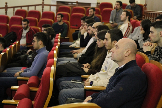 Ректор Педиатрического университета провёл встречу со студентами из Сирии и Турции 19