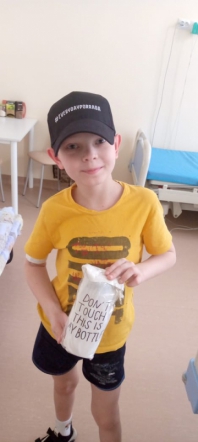 Волонтёры навестили пациентов онкогематологического отделения Педиатрического университета 1