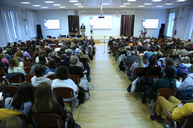 Круглый стол на тему «Книги и здоровье. Постижение смыслов и себя через чтение» прошел в Педиатрическом университете 1