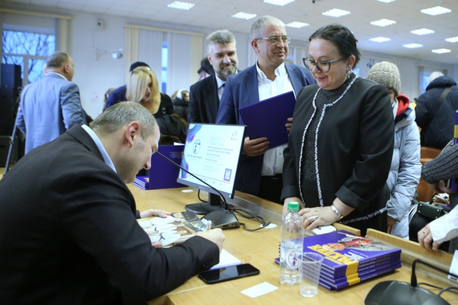 Круглый стол на тему «Книги и здоровье. Постижение смыслов и себя через чтение» прошел в Педиатрическом университете 11