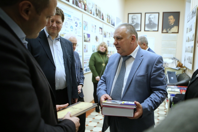 Круглый стол на тему «Книги и здоровье. Постижение смыслов и себя через чтение» прошел в Педиатрическом университете 33