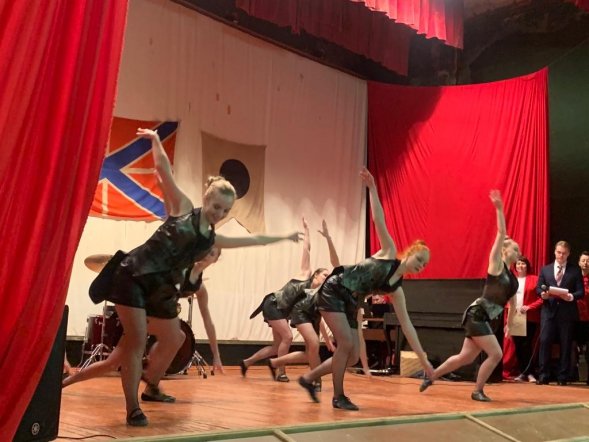 Команда творческого клуба «Гиппократ» поздравила с Днем защитника Отечества военнослужащих, проходящих срочную службу в воинской части 5