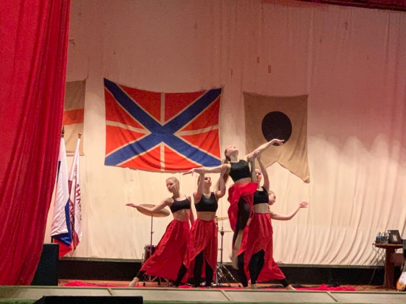 Команда творческого клуба «Гиппократ» поздравила с Днем защитника Отечества военнослужащих, проходящих срочную службу в воинской части 6