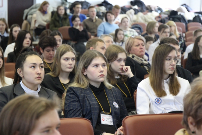 Педиатрический университет принял форум «Моя будущая профессия – врач» 15