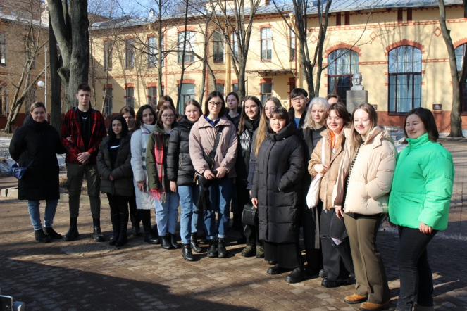 Школьники из Губкинского посетили Педиатрический университет 9