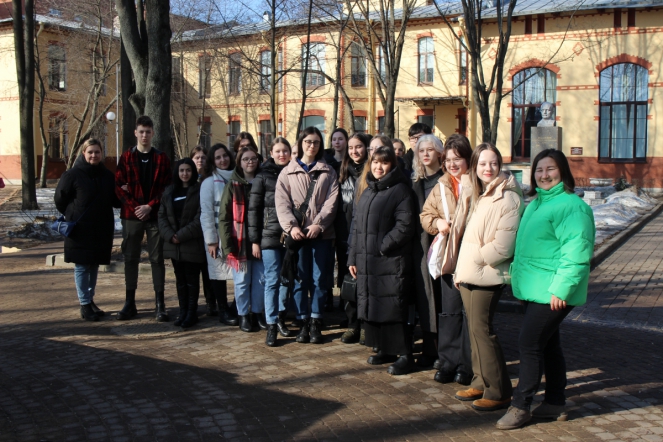 Школьники из Губкинского посетили Педиатрический университет 10