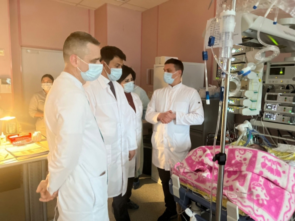 Министр здравоохранения Республики Узбекистан посетил Педиатрический университет 12