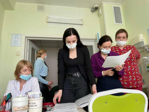 Алтайский край по уровню оказания помощи достиг очень хороших показателей: эксперты НМИЦ СПбГПМУ подвели итоги анализа медучреждений региона 15