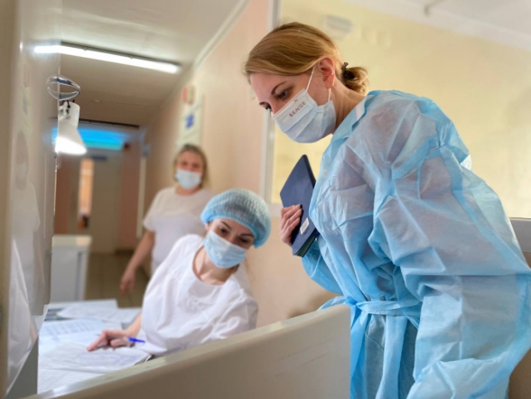 Алтайский край по уровню оказания помощи достиг очень хороших показателей: эксперты НМИЦ СПбГПМУ подвели итоги анализа медучреждений региона 18