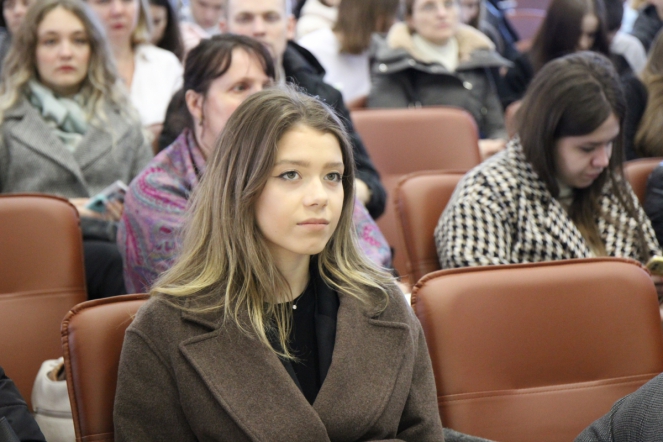 Более 400 школьников посетили день открытых дверей в Педиатрическом университете 1