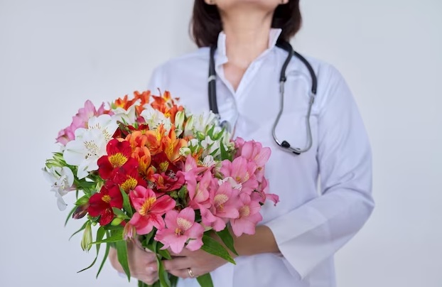 «Мы даже не ожидали такого уровня помощи»: мама пациентки из Череповца поблагодарила ректора Педиатрического университета и врачей клиники вуза