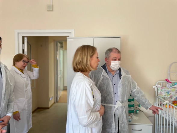 Уровень новосибирских врачей самодостаточен, а с трудными пациентами наш федеральный центр готов помогать: четвертый визит в регион экспертов НМИЦ СПБГПМУ показал значимые результаты 22