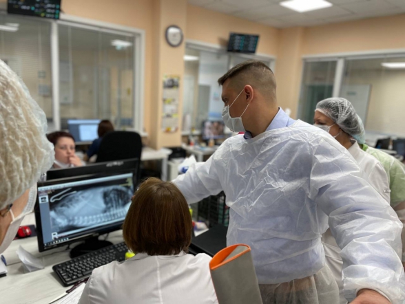 Уровень новосибирских врачей самодостаточен, а с трудными пациентами наш федеральный центр готов помогать: четвертый визит в регион экспертов НМИЦ СПБГПМУ показал значимые результаты 27