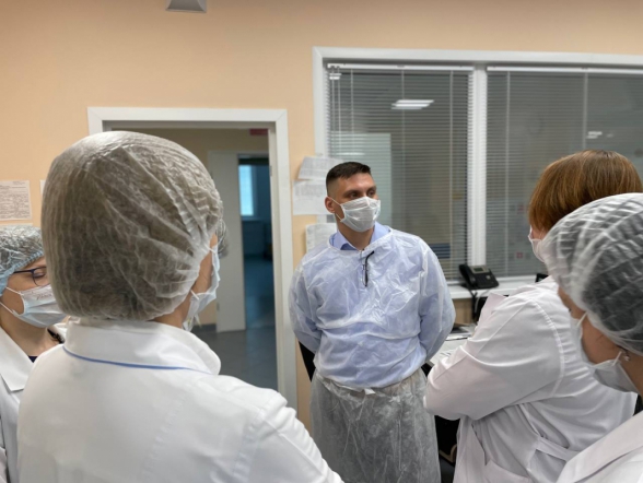 Уровень новосибирских врачей самодостаточен, а с трудными пациентами наш федеральный центр готов помогать: четвертый визит в регион экспертов НМИЦ СПБГПМУ показал значимые результаты 35