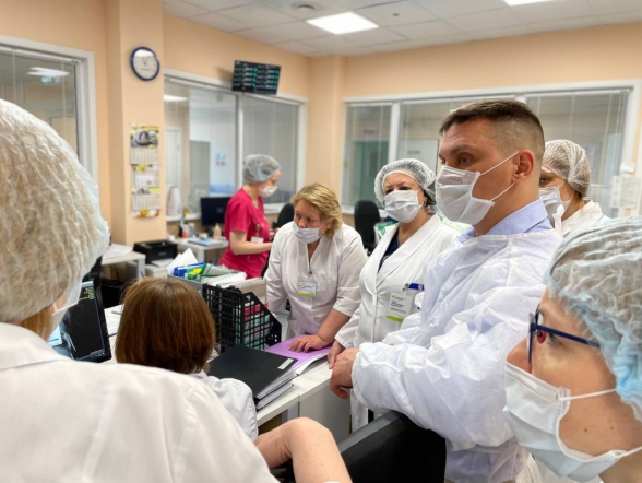 Уровень новосибирских врачей самодостаточен, а с трудными пациентами наш федеральный центр готов помогать: четвертый визит в регион экспертов НМИЦ СПБГПМУ показал значимые результаты 43